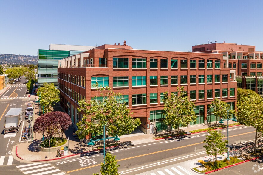5858 Horton St, Emeryville, CA à louer - Photo de l’immeuble – Image 2 sur 14