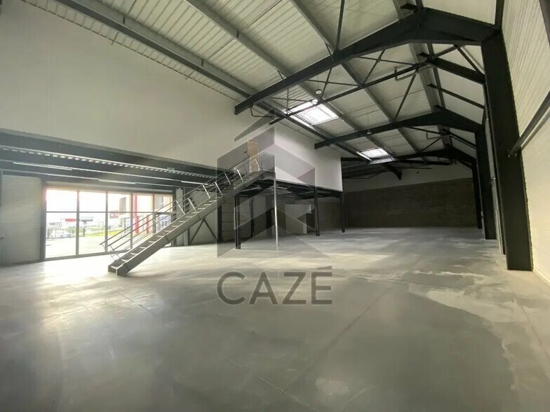 Local d’activités dans Tresses à louer - Photo intérieure – Image 1 sur 12