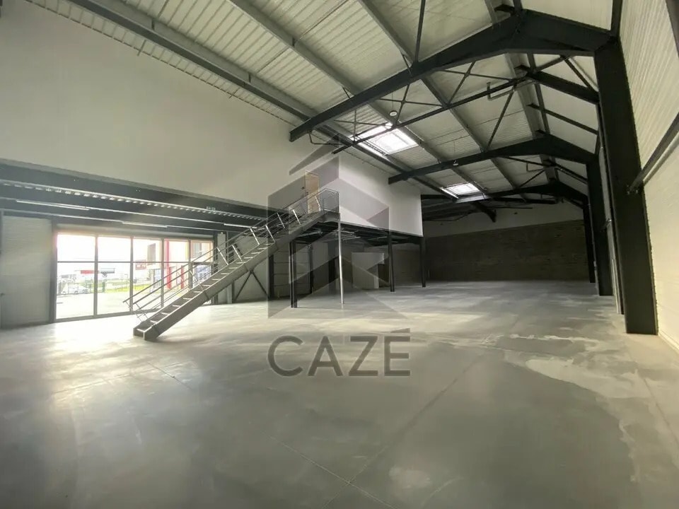 Local d’activités dans Tresses à louer Photo intérieure– Image 1 sur 13