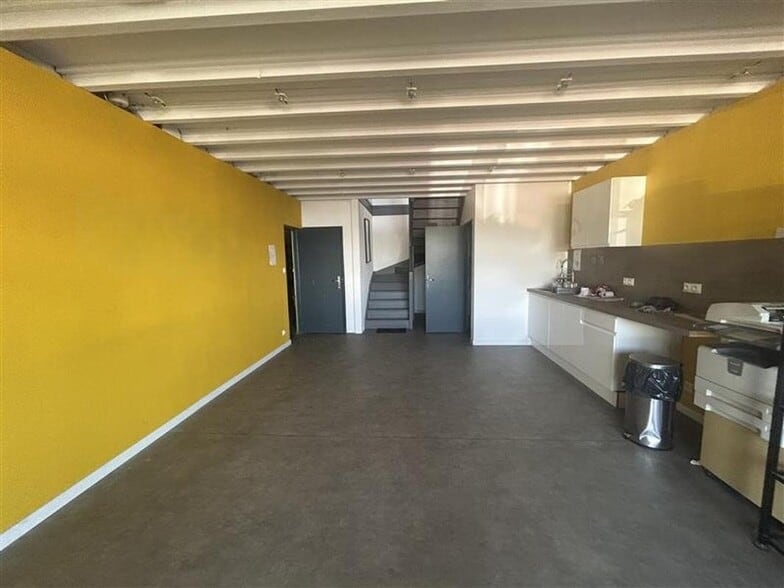 6-8 Rue De Bastogne, Saint-Apollinaire à louer - Photo de l’immeuble – Image 2 sur 4