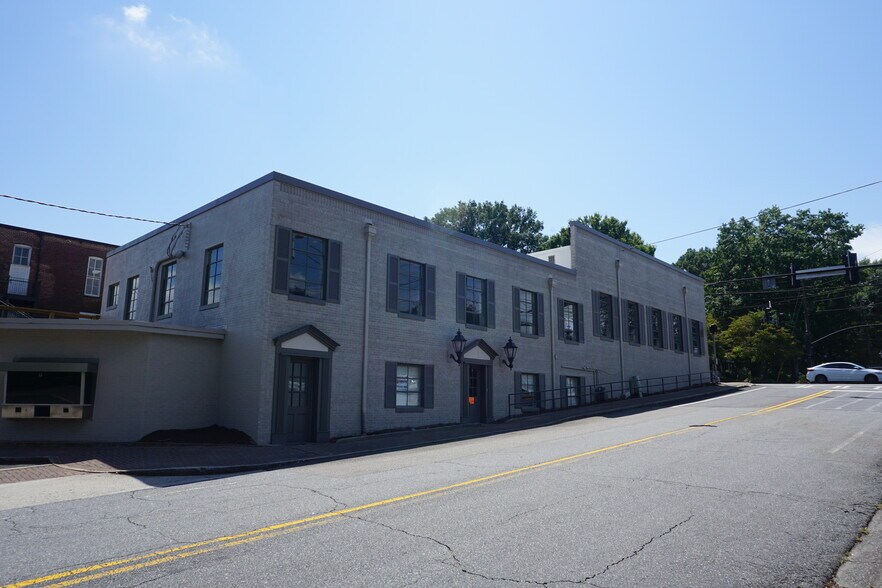 617 N Atlanta St, Roswell, GA à louer - Photo de l’immeuble – Image 2 sur 4