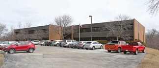 Plus de détails pour 150 N Sunny Slope Rd, Brookfield, WI - Bureau à vendre