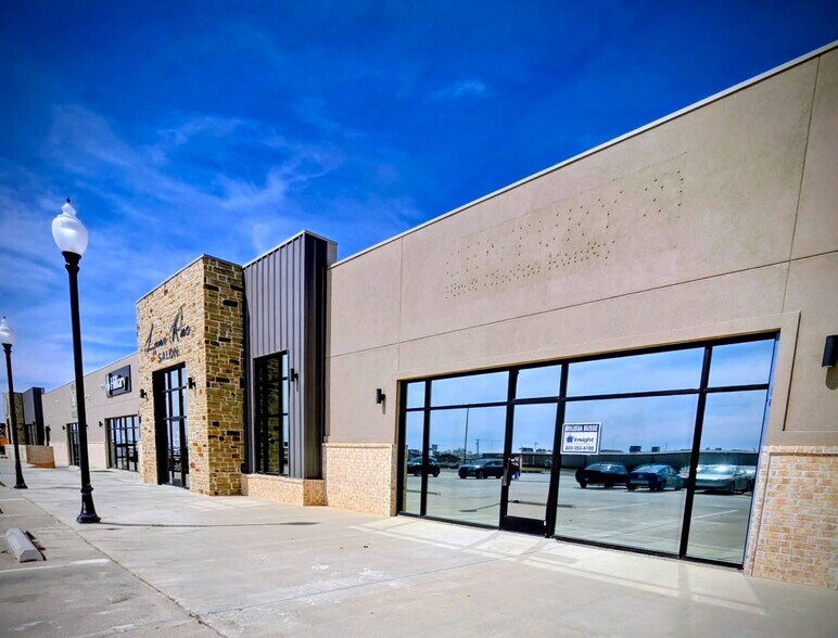 13002-13070 Commerce St., Elgin, OK à louer - Photo de l’immeuble – Image 2 sur 13