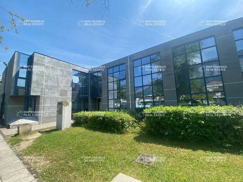 Bureau dans Meylan à louer - Photo de l’immeuble – Image 1 sur 14