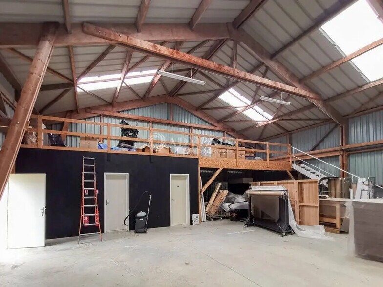 Local d'activités dans Saint-Coulomb à vendre - Photo de l’immeuble – Image 2 sur 5