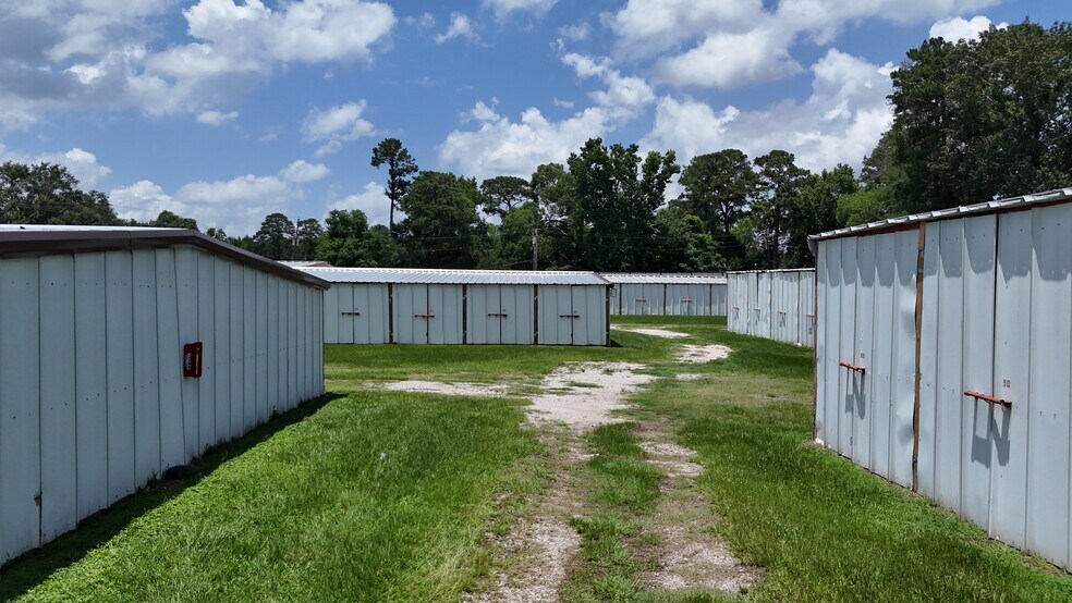 515 State Highway 156, Pointblank, TX à vendre - Photo de l’immeuble – Image 3 sur 13