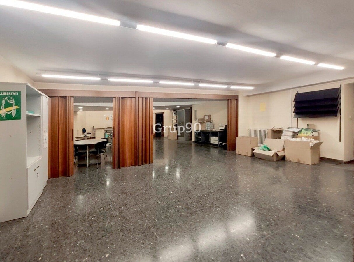 Lleida, LER 25002 - - - Photo intérieure - Image 1 of 17