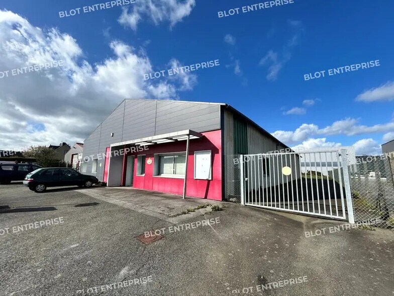 Local d'activités dans Bain-de-Bretagne à vendre - Photo de l’immeuble – Image 1 sur 7