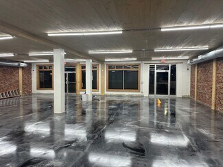 Plus de détails pour 208 Main St, Broken Bow, OK - Local d’activités à vendre