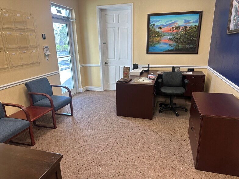 11009 Gatewood Dr, Bradenton, FL à vendre - Photo de l’immeuble – Image 3 sur 14