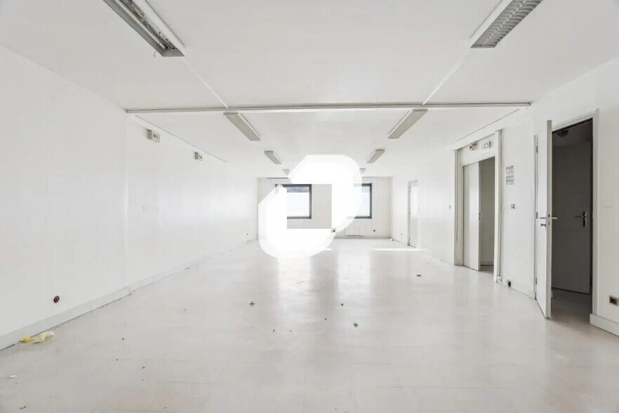 Bureau dans Lognes à louer - Photo de l’immeuble – Image 3 sur 6