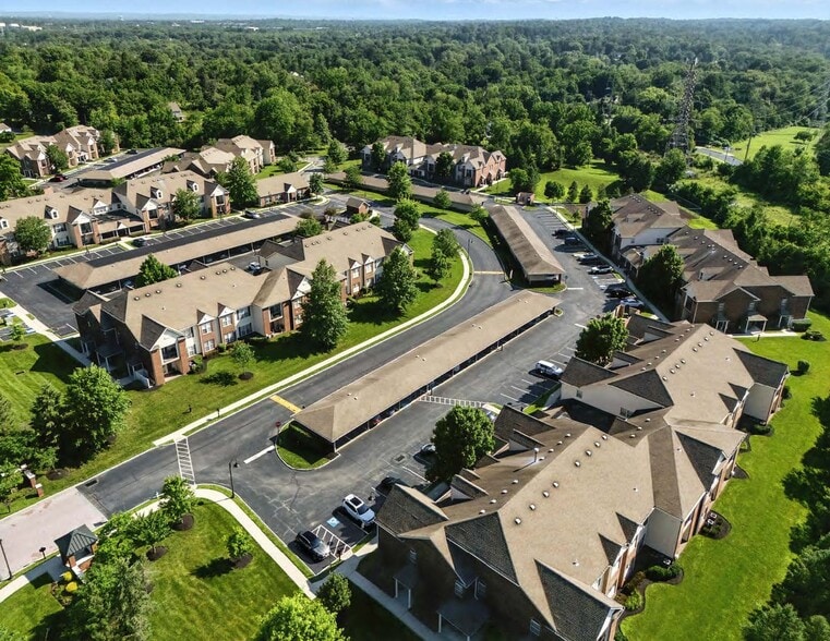 105 Amberley Dr, Blue Bell, PA à vendre - Photo de l’immeuble – Image 1 sur 16