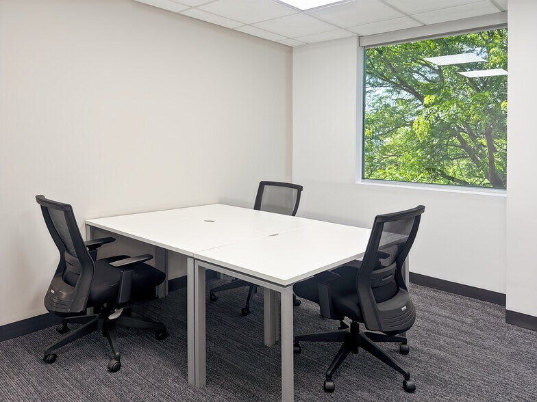 968 Postal Rd, Allentown, PA à louer - Photo de l’immeuble – Image 3 sur 16