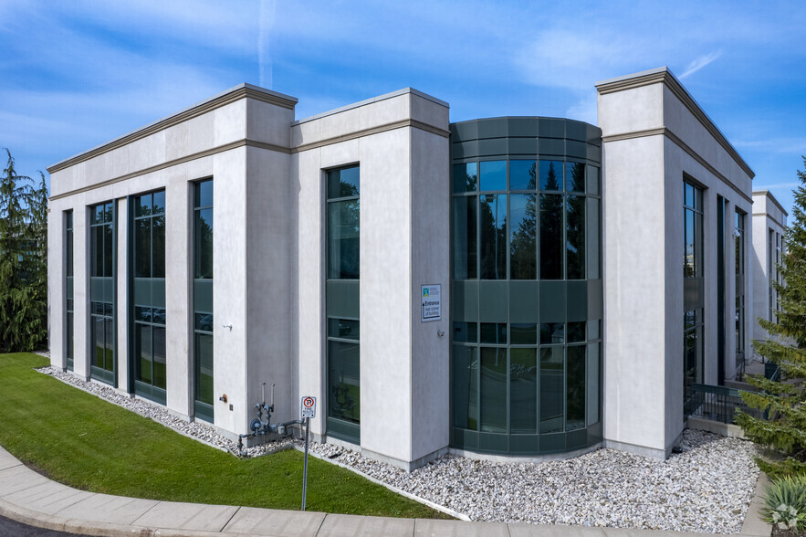 1540 Cornwall Rd, Oakville, ON à louer - Photo de l’immeuble – Image 2 sur 12