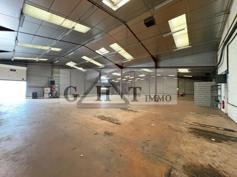 Industriel/Logistique dans VERNEUIL-L'ETANG à louer - Photo de l’immeuble – Image 2 sur 12