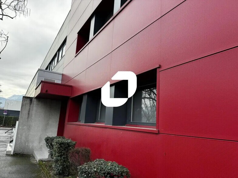 Bureau dans Échirolles à louer - Photo de l’immeuble – Image 2 sur 12