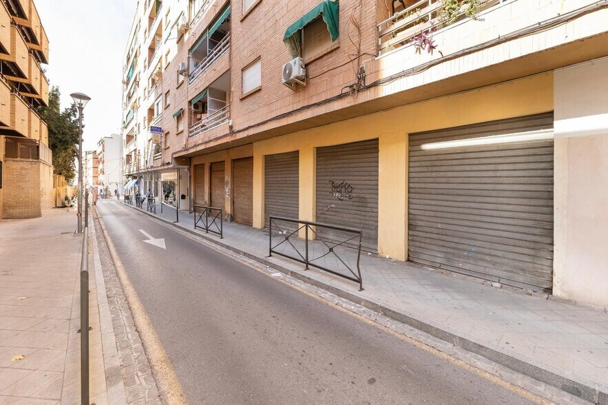 Calle Polo y Caña, 13, Granada, Granada à vendre - Photo de l’immeuble – Image 2 sur 16