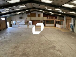 Plus de détails pour Local d'activités à louer