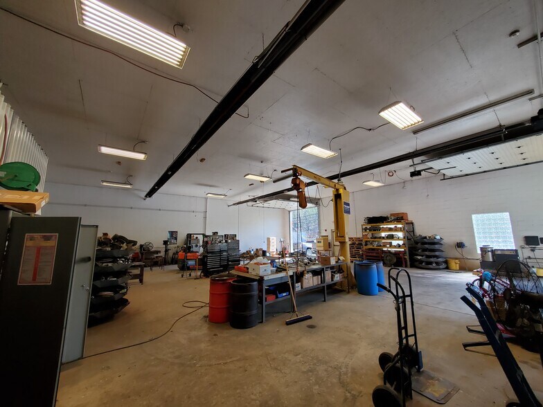 630 Long Rd, Pittsburgh, PA à vendre - Photo intérieure – Image 3 sur 21