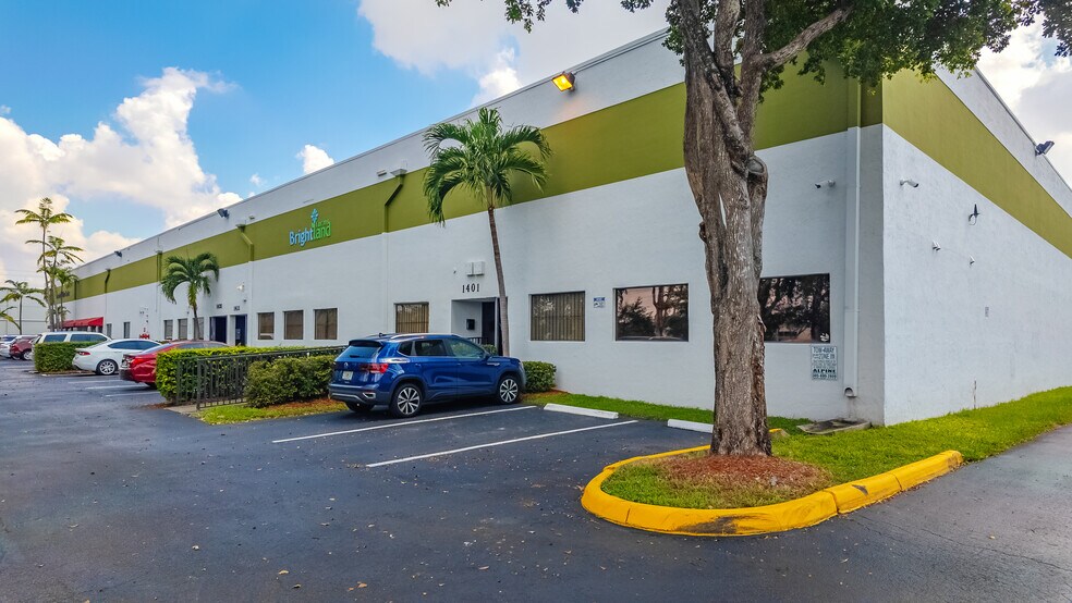 1400 NW 88th Ave, Doral, FL à louer - Photo de l’immeuble – Image 2 sur 10