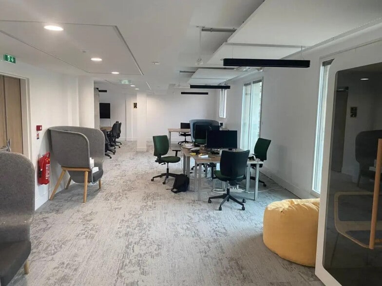 5 Rue Feydeau, Paris à louer - Photo de l’immeuble – Image 3 sur 8