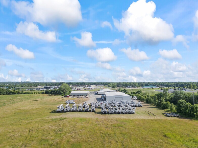 2610 E Rock Haven Rd, Harrisonville, MO à vendre - Photo principale – Image 1 sur 79