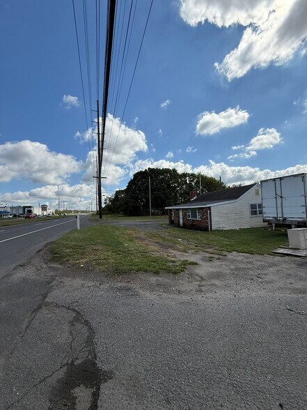 663 Highway 33, Millstone Township, NJ à louer - Autre – Image 2 sur 10