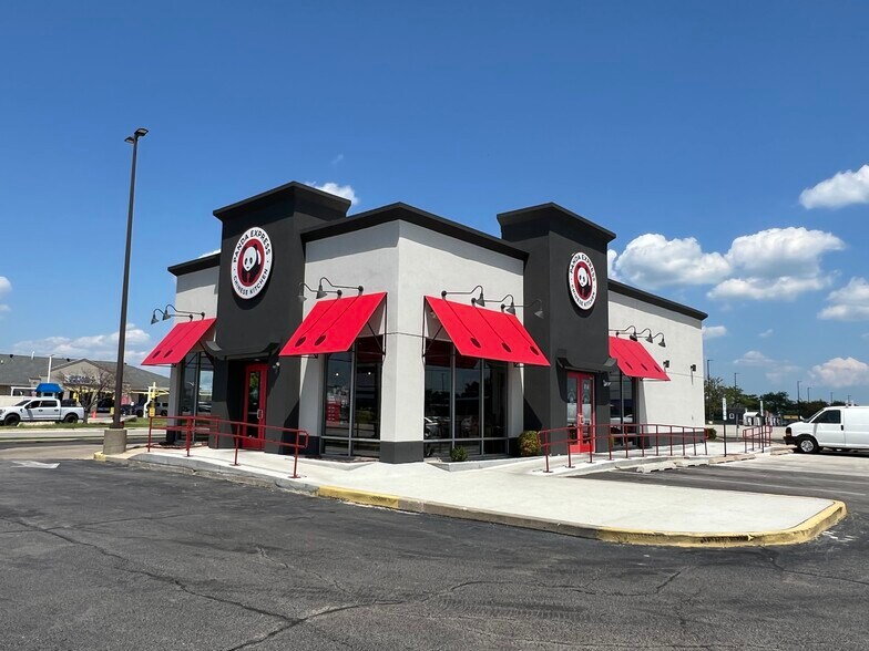 900 N Kinzie Ave, Bradley, IL à louer - Photo de l’immeuble – Image 3 sur 8