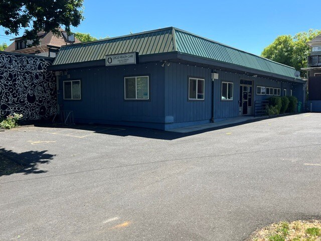 2326 NW Lovejoy St, Portland, OR à louer - Photo de l’immeuble – Image 1 sur 6