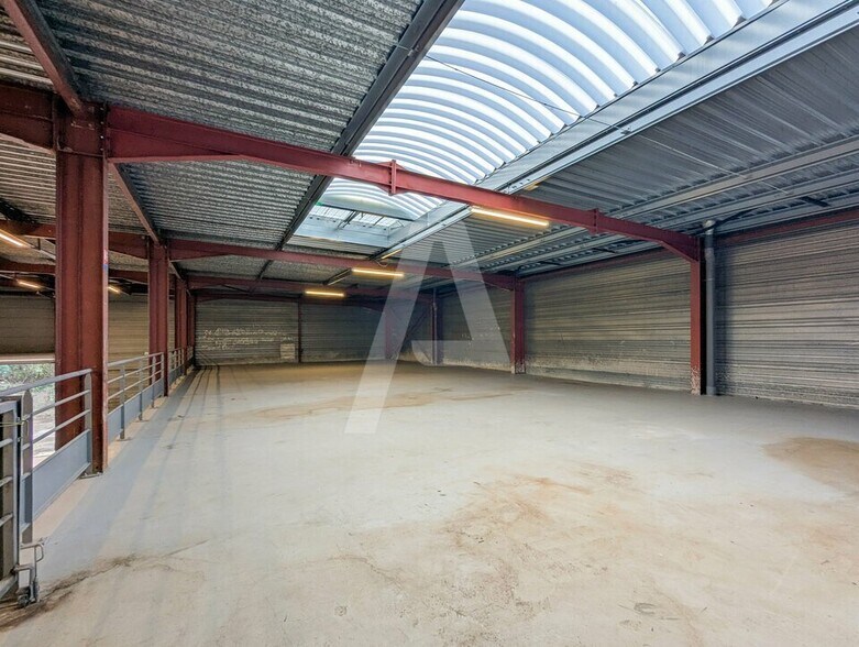 20 Rue Augustin Fresnel, Coignières à louer - Photo intérieure – Image 1 sur 11