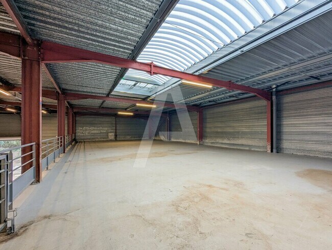 Plus de détails pour 20 Rue Augustin Fresnel, Coignières - Industriel/Logistique à louer