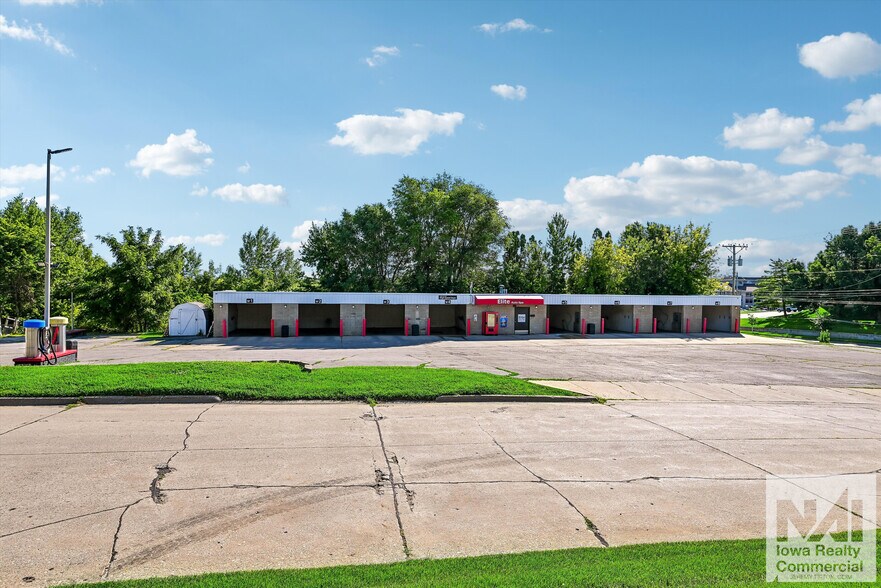 665 Keyes Ct, Marion, IA à vendre - Photo de l’immeuble – Image 2 sur 20