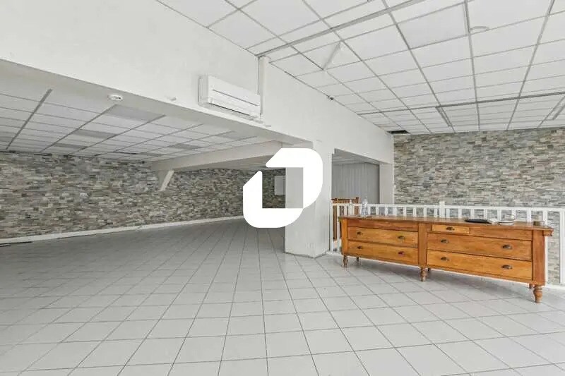 Local commercial dans Paris à louer - Photo intérieure – Image 3 sur 15