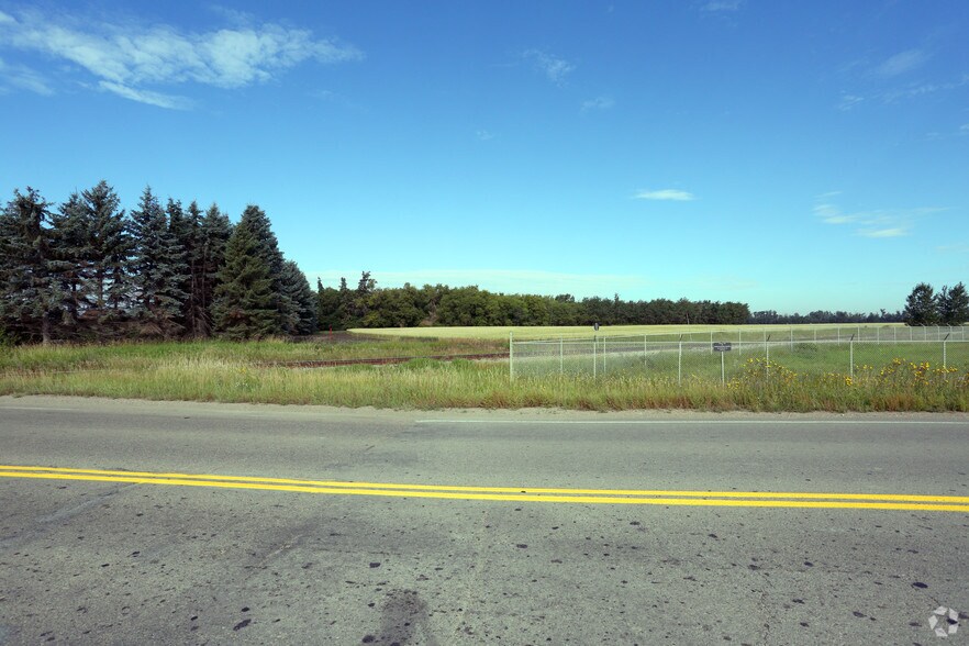 55102 Hwy 825, Sturgeon County, AB à vendre - Photo de l’immeuble – Image 2 sur 3