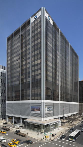 555 W 57th St, New York, NY à louer - Photo de l’immeuble – Image 2 sur 9