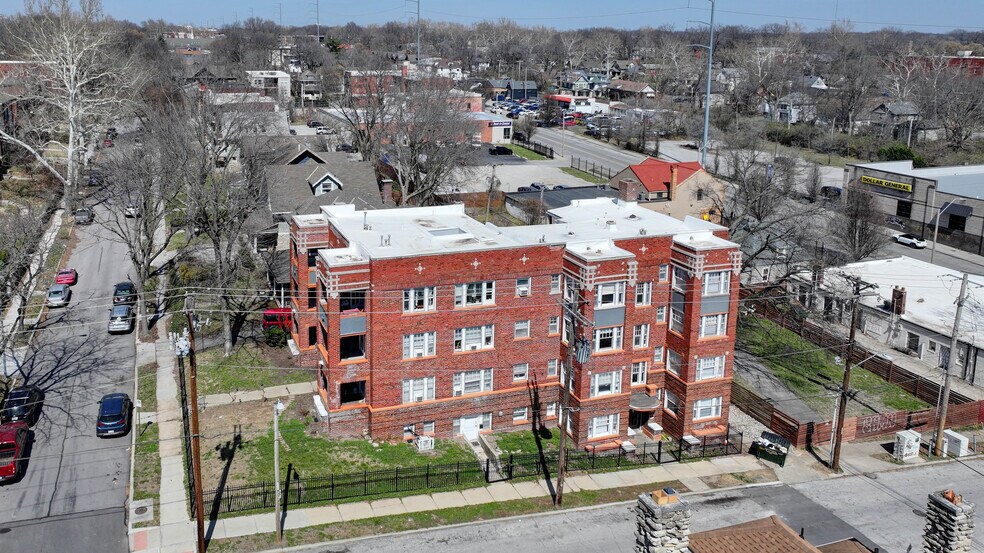 4245-4247 Harrison St, Kansas City, MO à vendre - Photo de l’immeuble – Image 3 sur 20