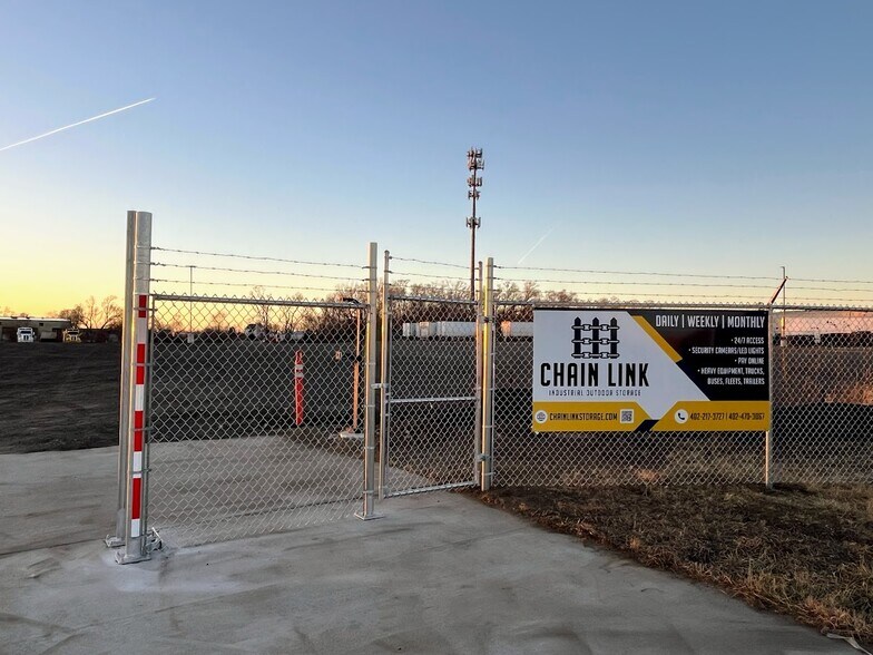 245 SW 40th St, Lincoln, NE à louer - Photo principale – Image 1 sur 9