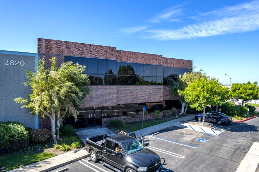2820-2834 La Mirada Dr, Vista, CA à louer - Photo de l’immeuble – Image 1 sur 16