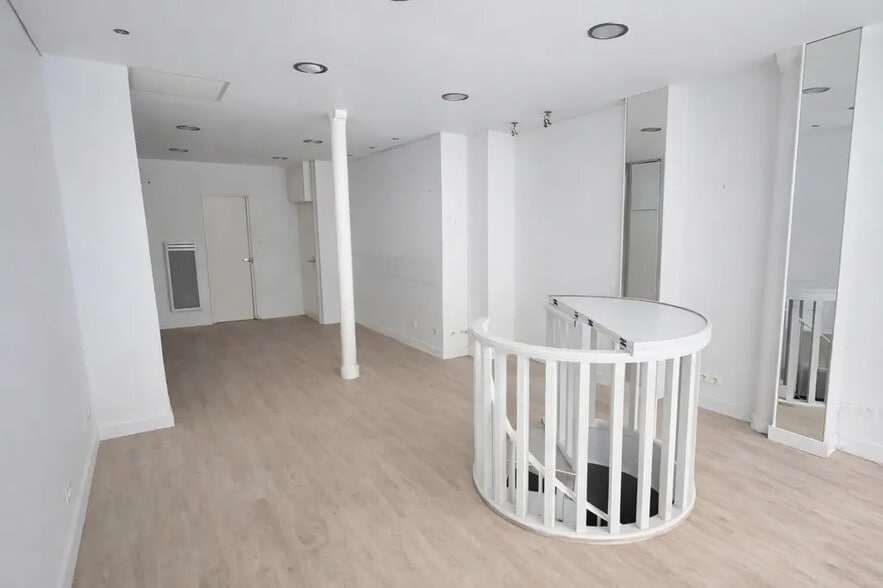 Local commercial dans Paris à louer - Photo intérieure – Image 2 sur 7