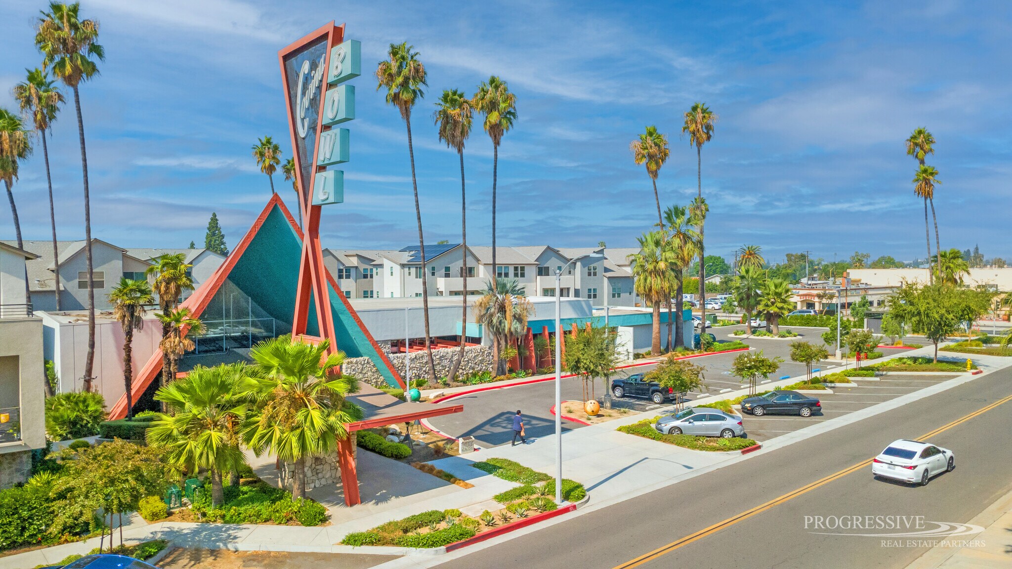 1060 W San Bernardino Rd, Covina, CA à vendre Photo de l’immeuble– Image 1 sur 15