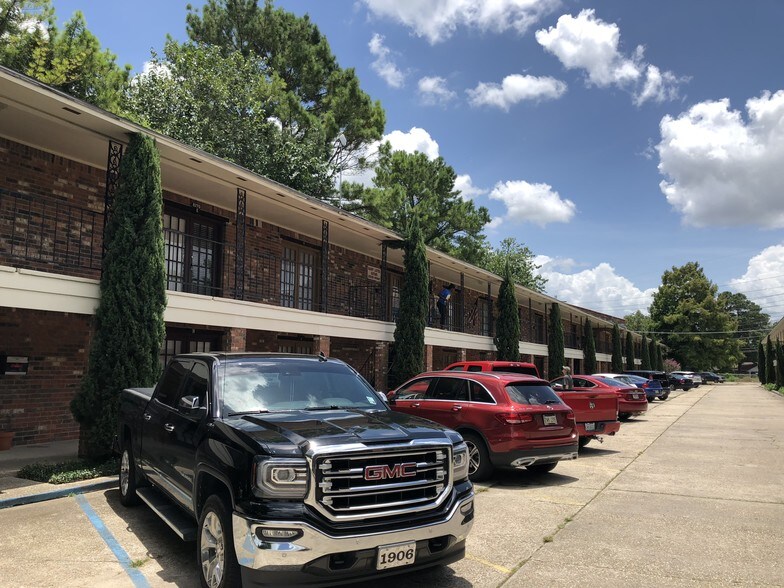 11768 S Harrells Ferry Rd, Baton Rouge, LA à louer - Photo de l’immeuble – Image 3 sur 46