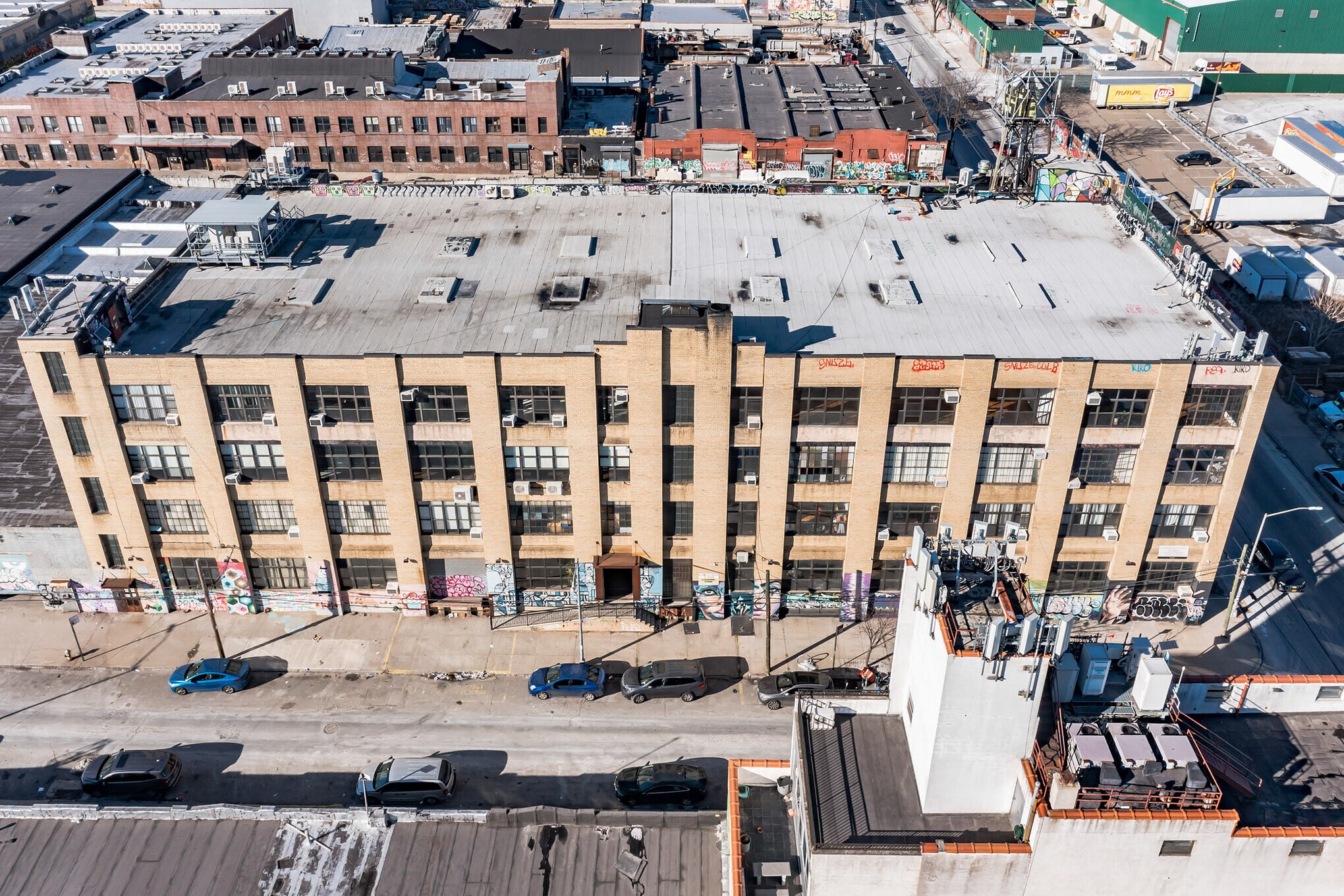 195 Morgan Ave, Brooklyn, NY à louer Photo de l’immeuble– Image 1 sur 26
