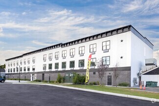 Plus de détails pour 96 W Main St, Smithtown, NY - Local commercial à louer