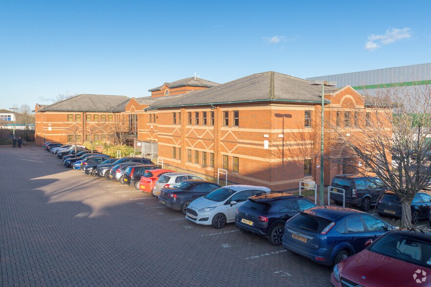 Summerhouse Rd, Northampton à louer - Photo de l’immeuble – Image 3 sur 7