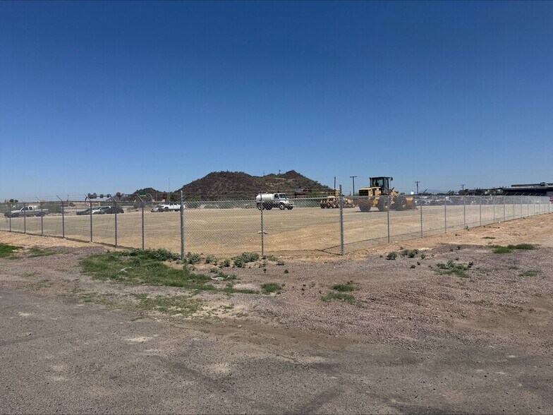 22201 N Black Canyon Hwy, Phoenix, AZ à louer - Photo principale – Image 1 sur 2