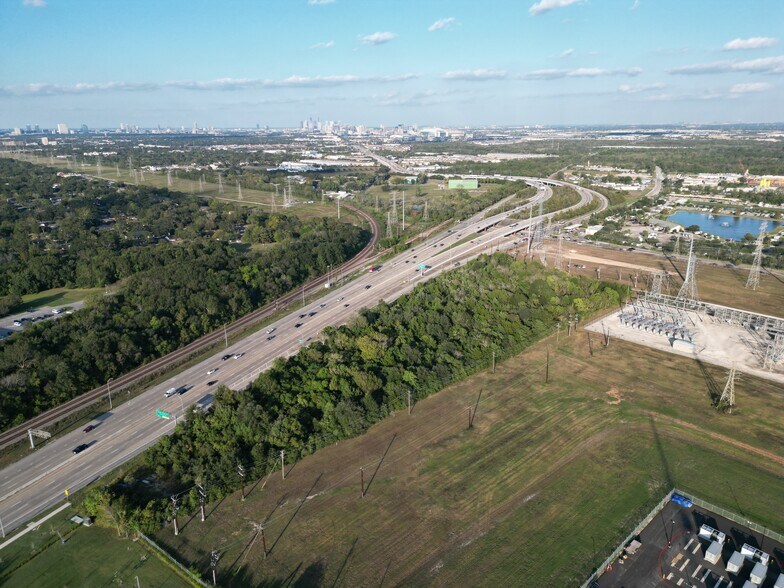11799 S Main, Houston, TX à vendre - Photo de l’immeuble – Image 2 sur 4