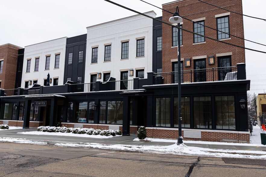223-225 Burlington Ave, Clarendon Hills, IL à louer - Photo de l’immeuble – Image 3 sur 11