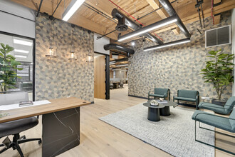 730 N Franklin St, Chicago, IL à louer Photo de l’immeuble– Image 1 sur 11