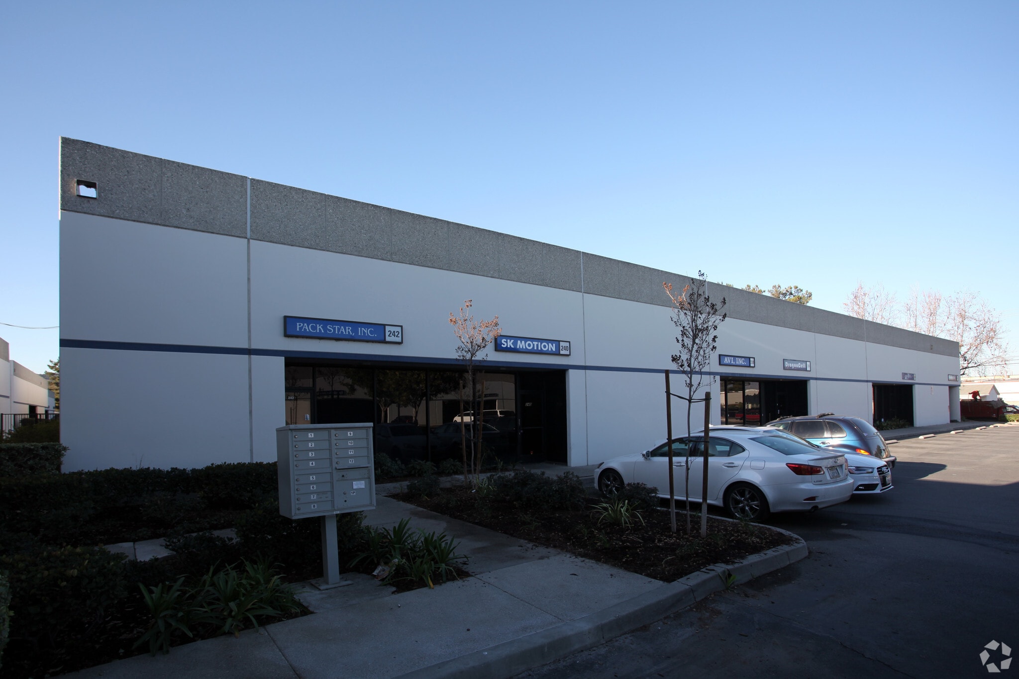 214-228 S 5th Ave, City Of Industry, CA à louer Photo principale– Image 1 sur 4
