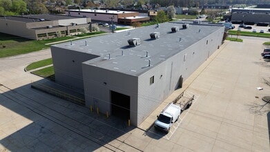 51821 Industrial Dr, Macomb Township, MI à louer Photo intérieure– Image 2 sur 3